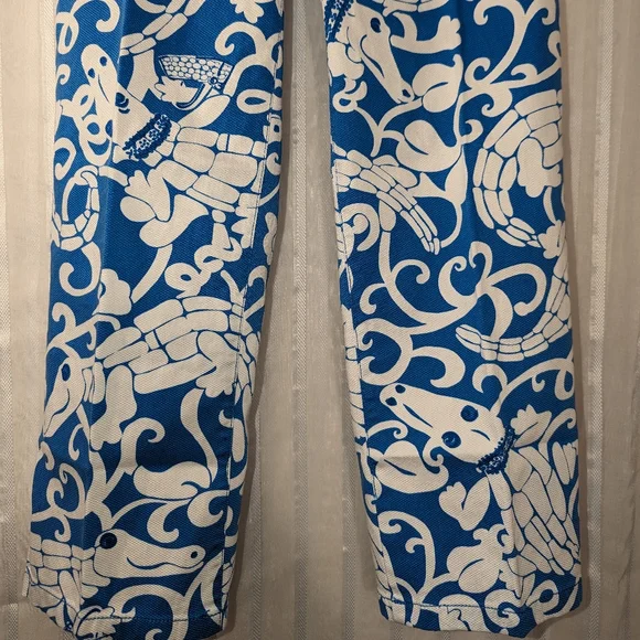 LILLY PULITZER Pants Blue White Print size 4 Beautiful Summery Print Alligator - Picture 13 of 17